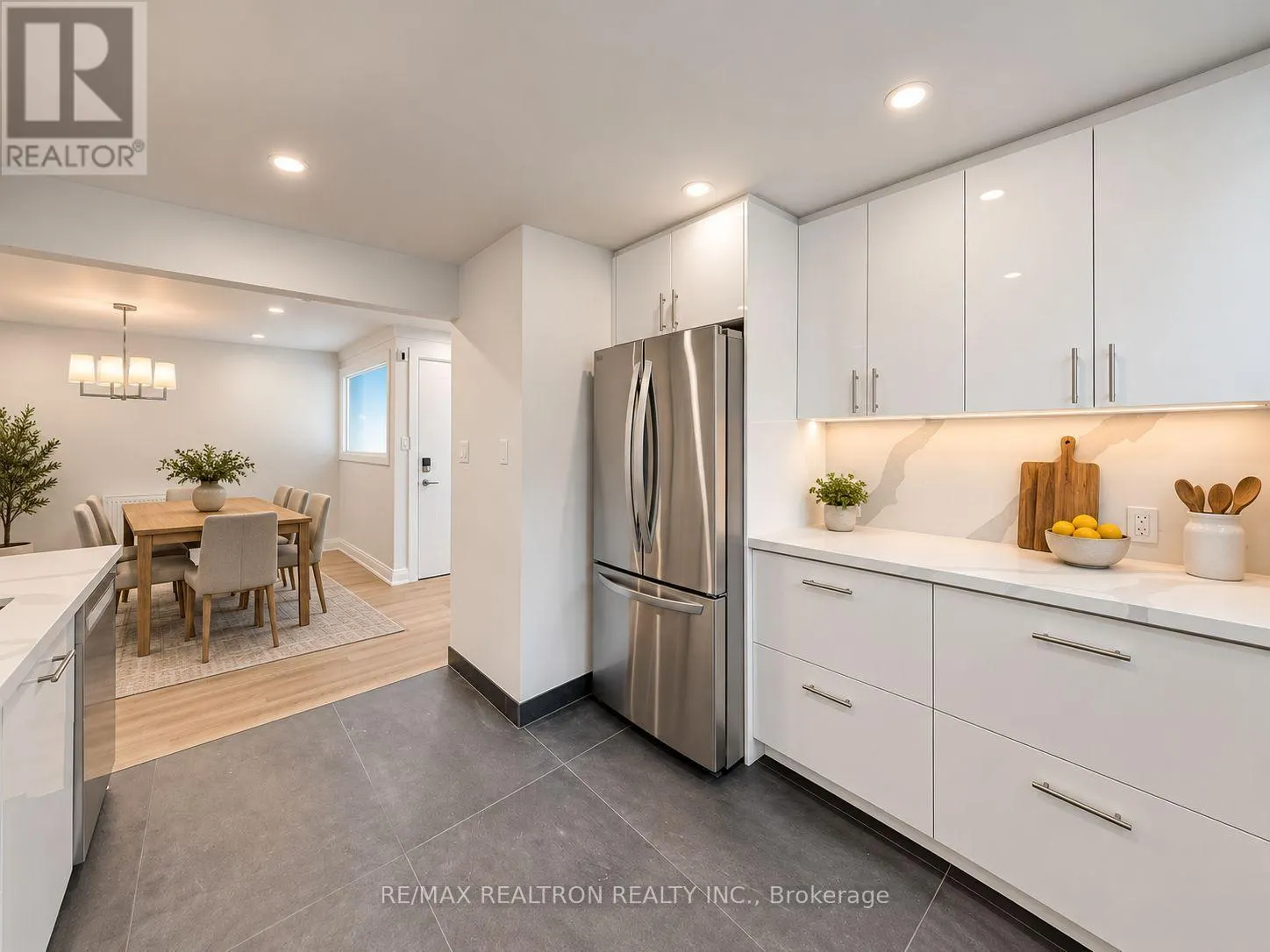 UPPER - 280 GLENFOREST ROAD