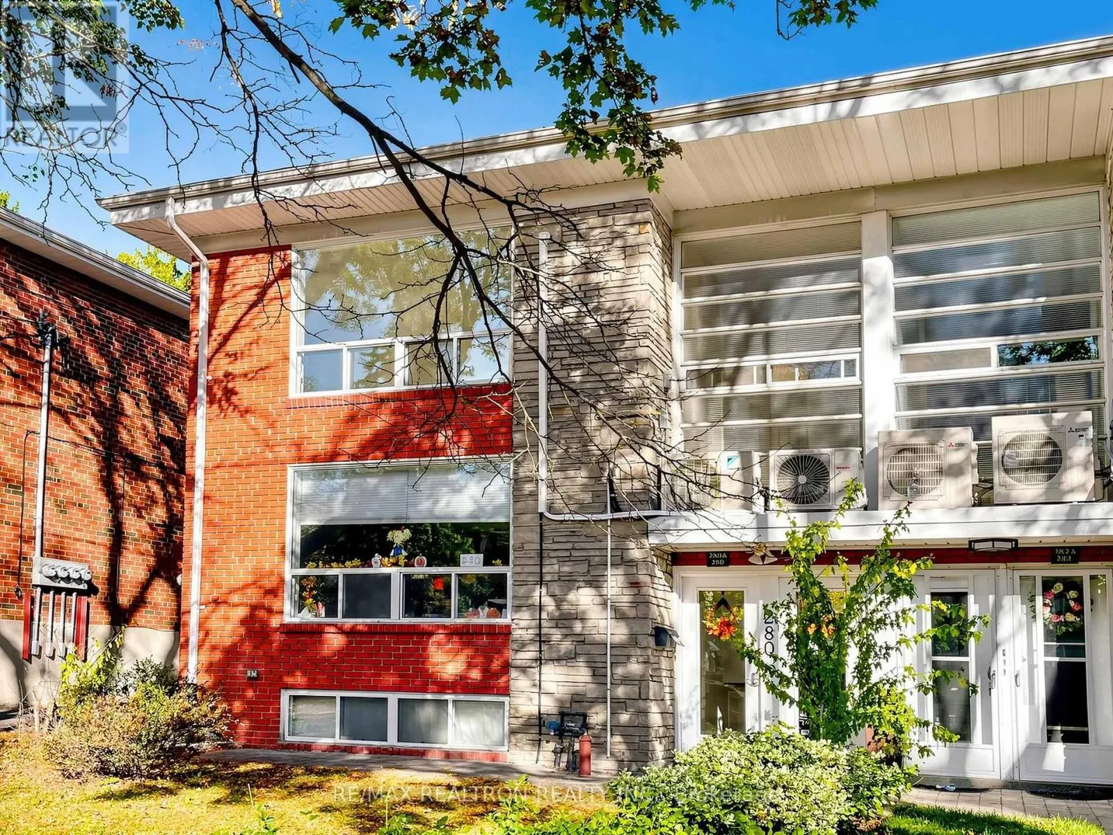 UPPER - 280 GLENFOREST ROAD