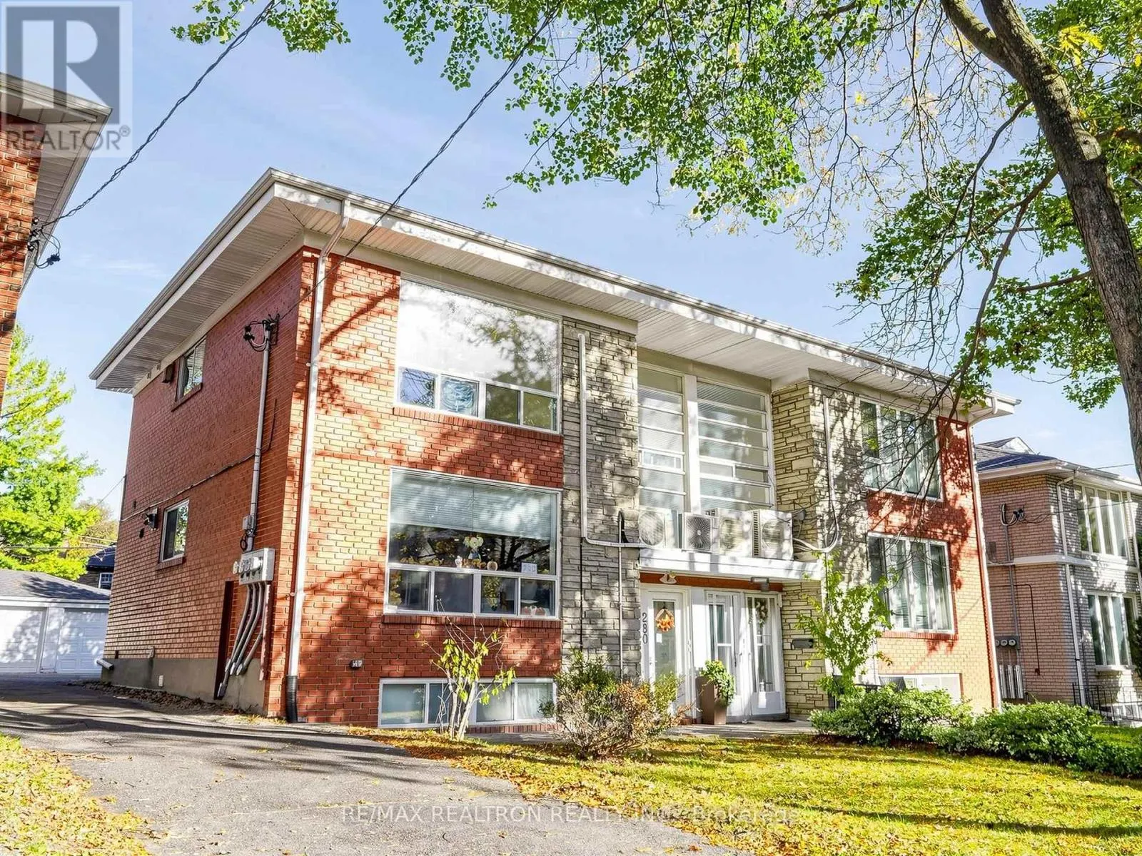 UPPER - 280 GLENFOREST ROAD