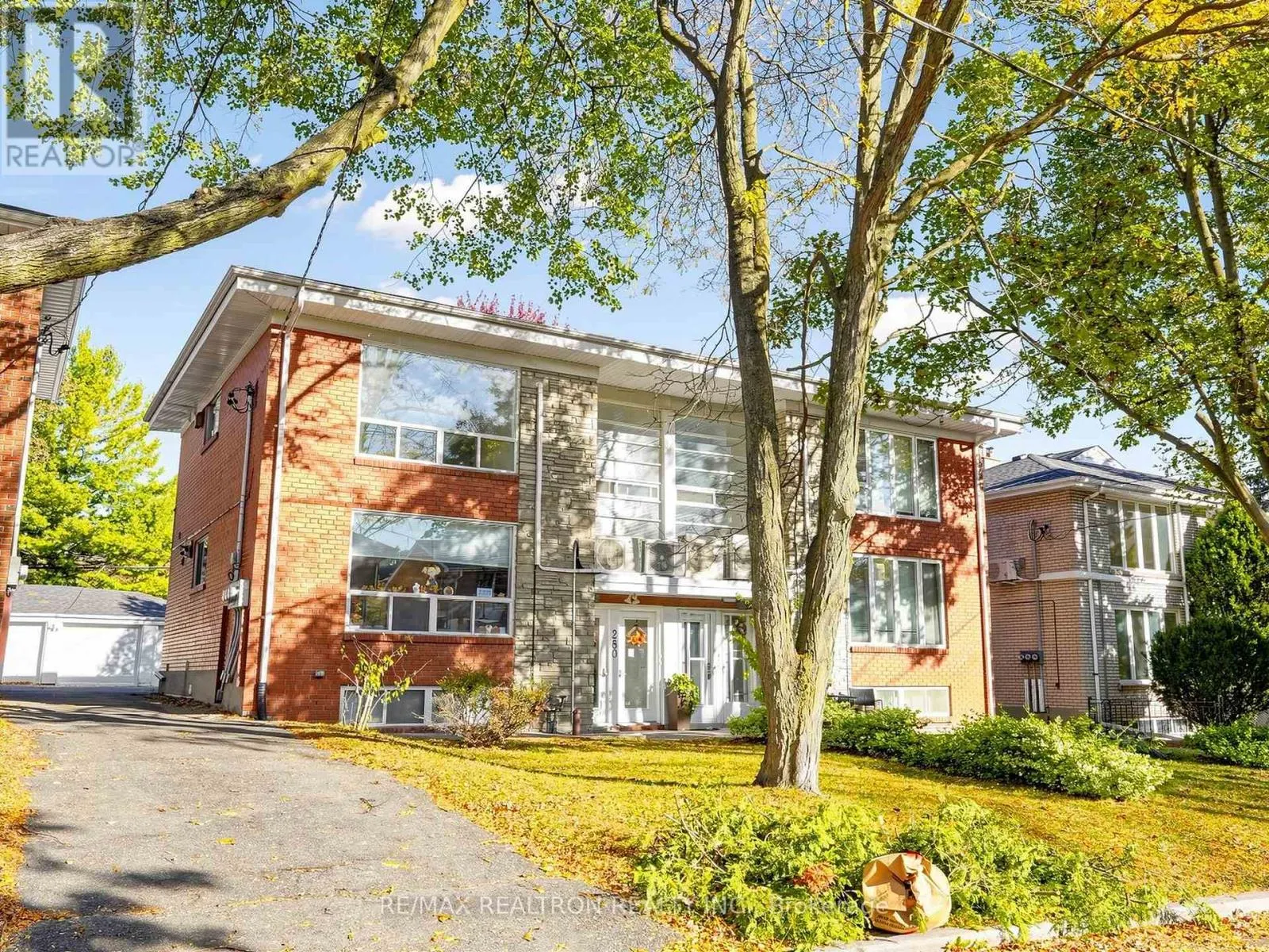 UPPER - 280 GLENFOREST ROAD
