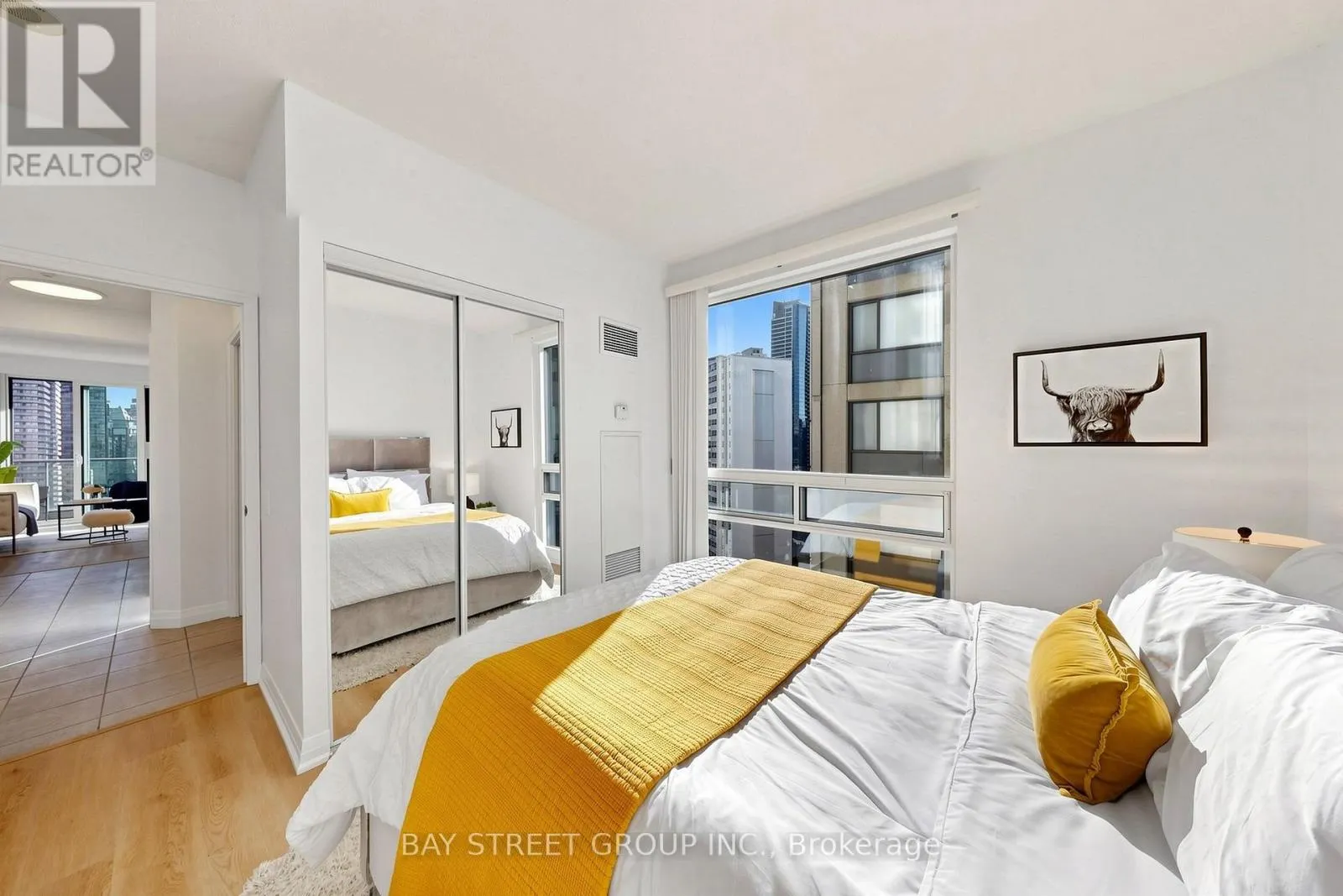 1708 - 1121 BAY STREET