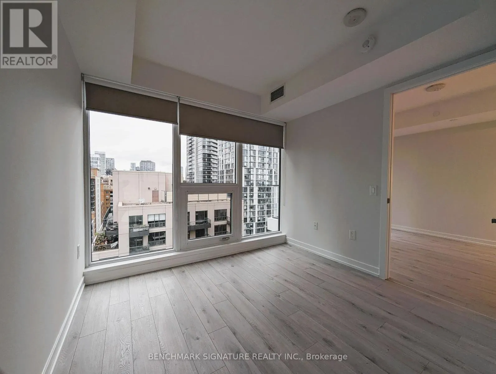 1812 - 77 SHUTER STREET