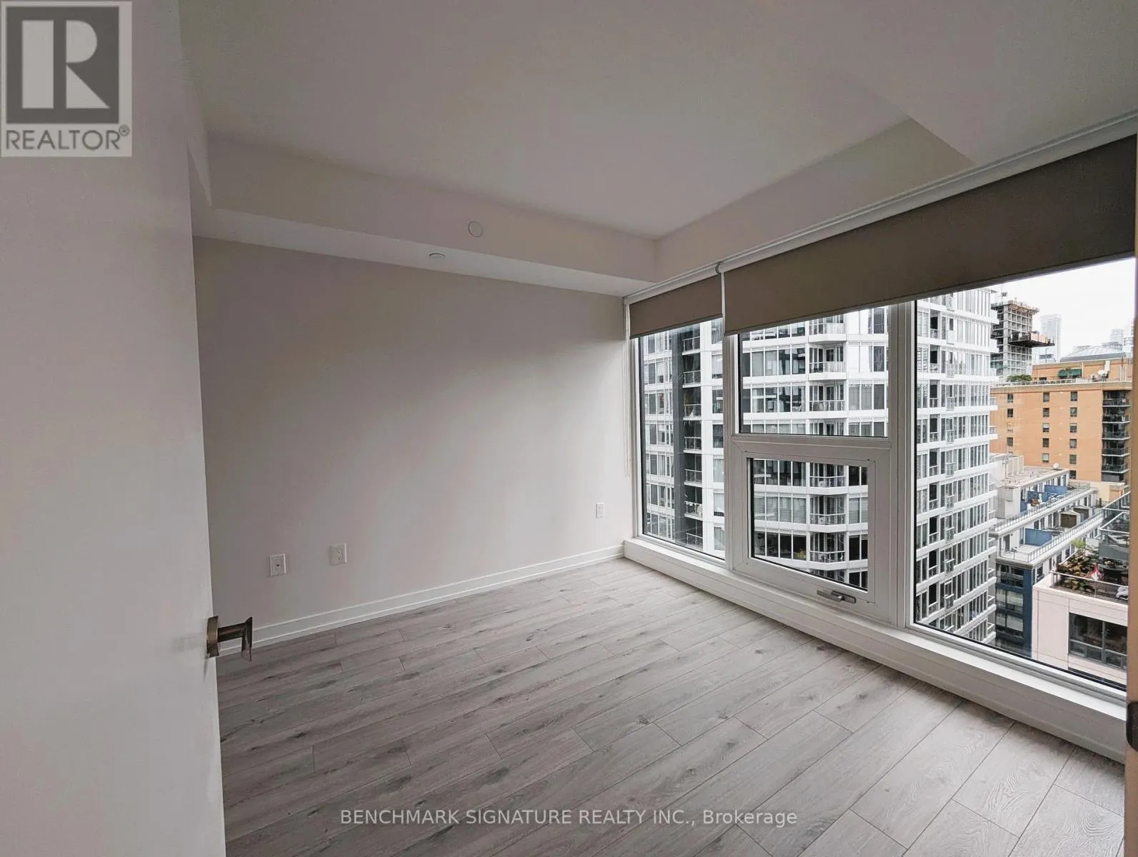 1812 - 77 SHUTER STREET