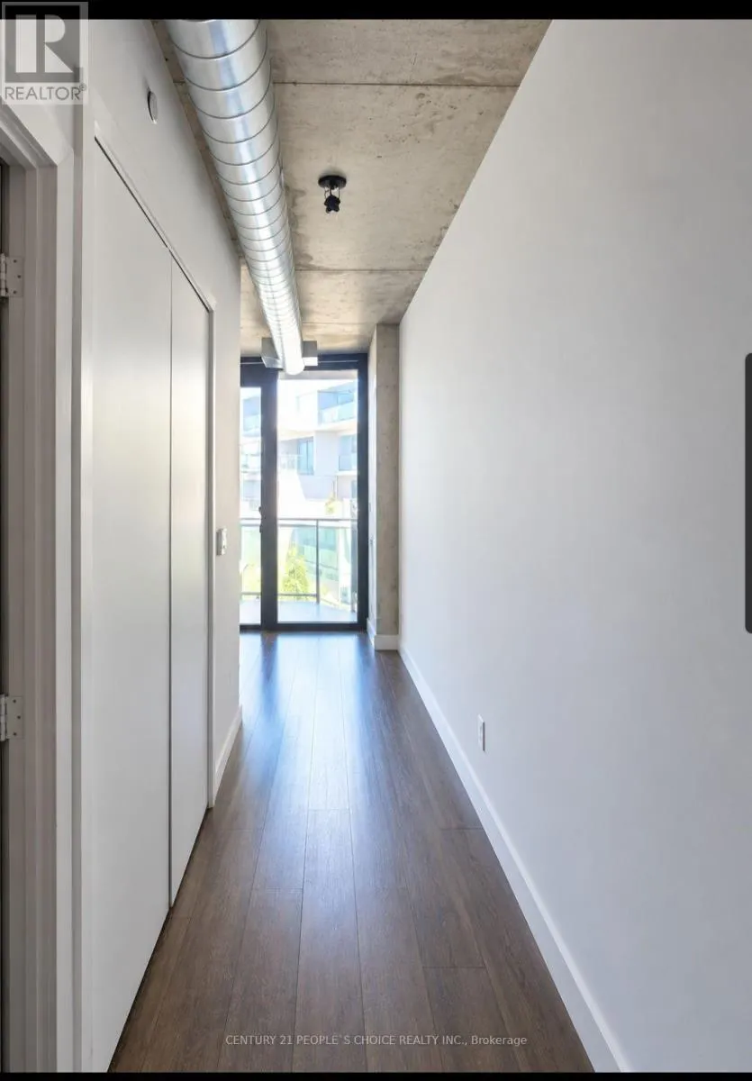 614 - 21 LAWREN HARRIS SQUARE
