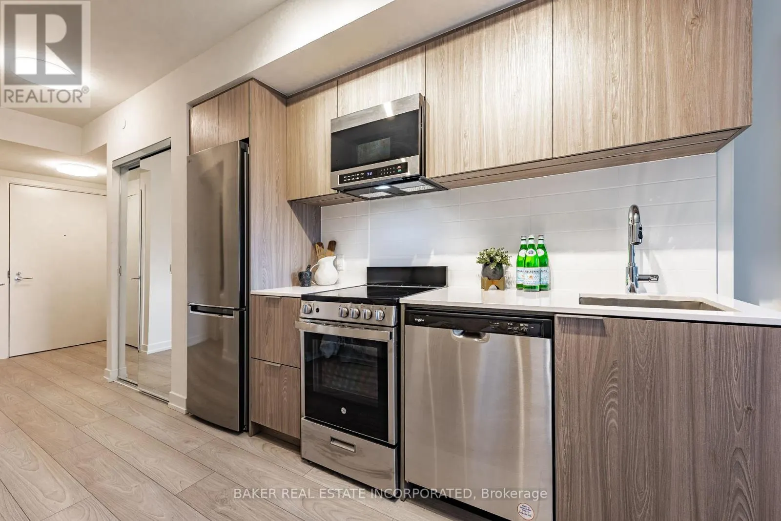1112 - 223 REDPATH AVENUE