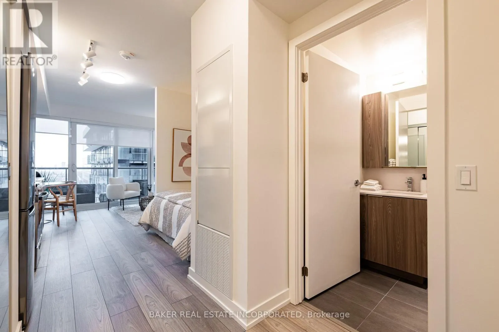 1112 - 223 REDPATH AVENUE