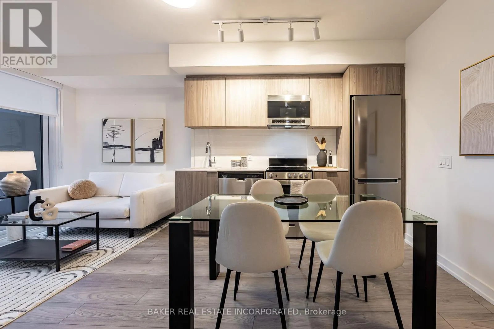 1607 - 223 REDPATH AVENUE