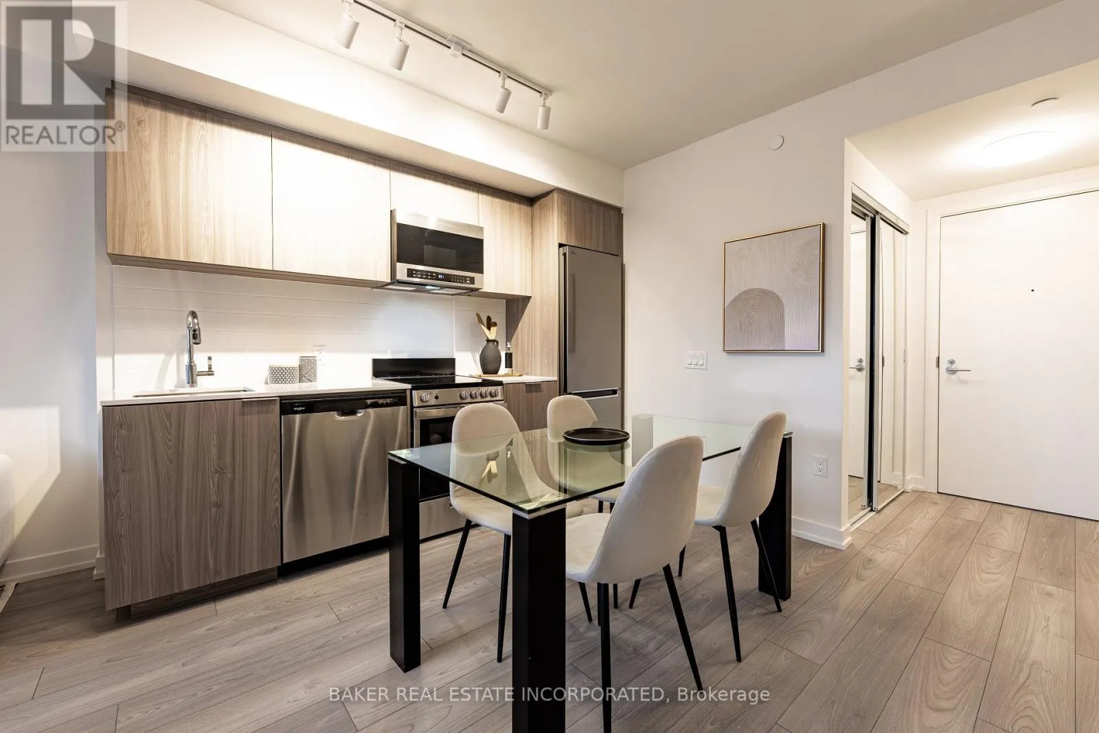 1607 - 223 REDPATH AVENUE