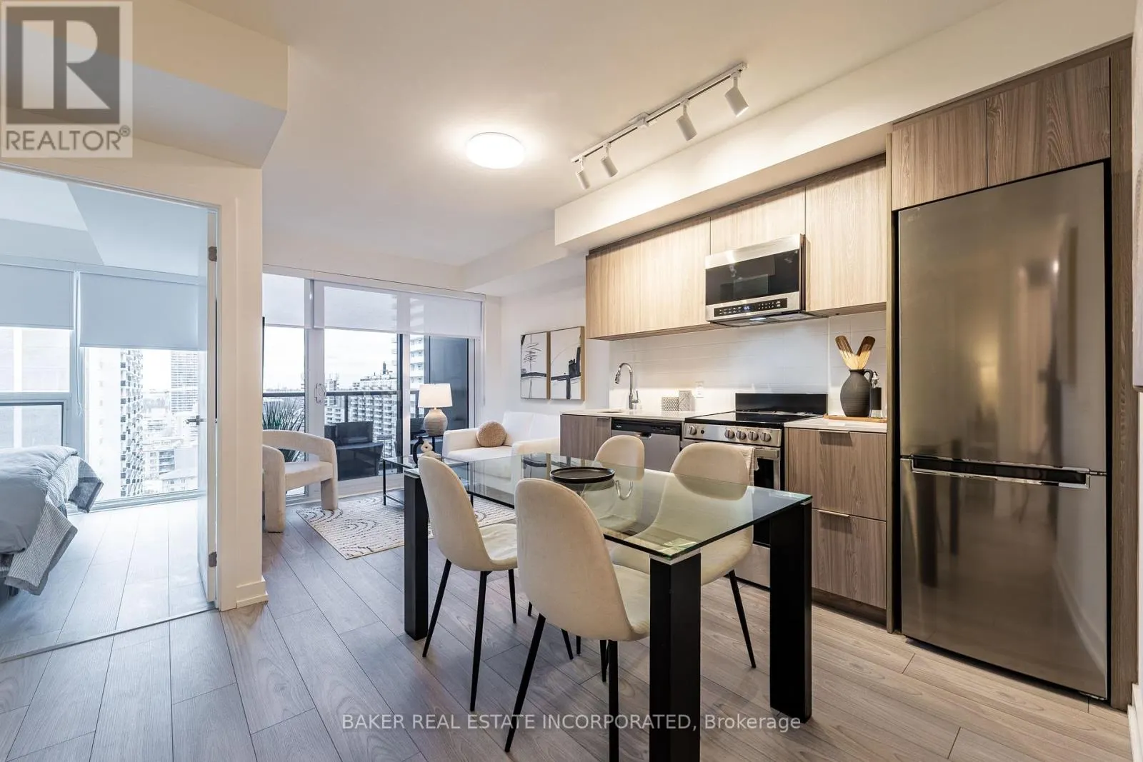 1607 - 223 REDPATH AVENUE