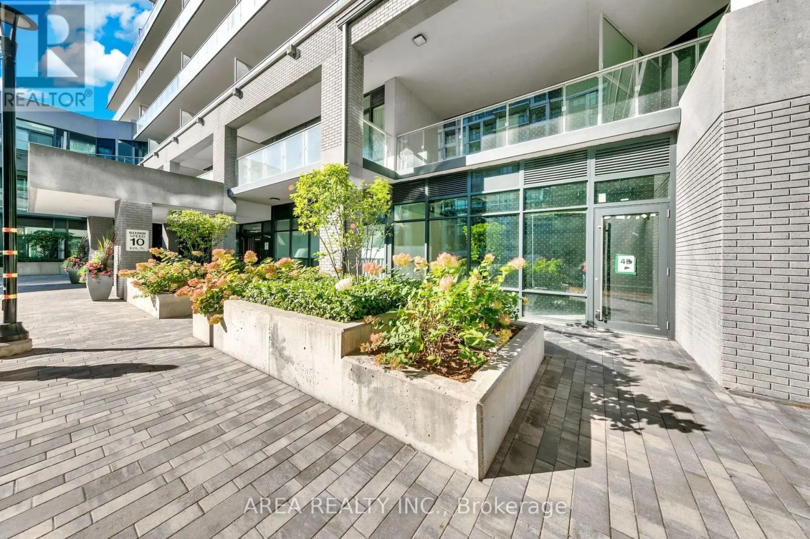 105 - 621 SHEPPARD AVENUE E