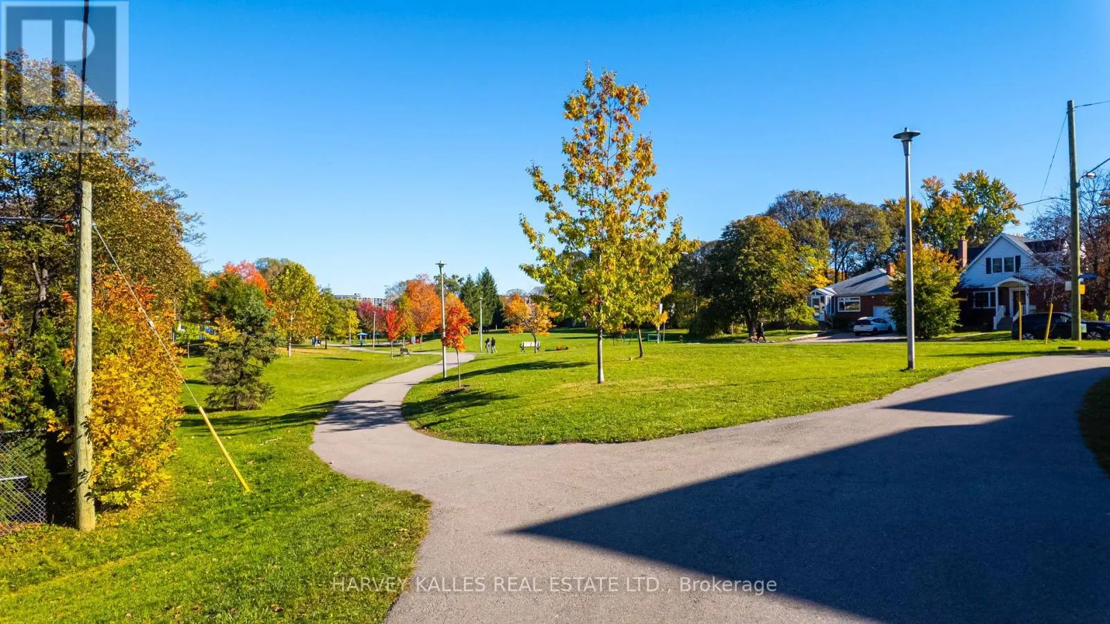 137 SHEPPARD AVENUE E