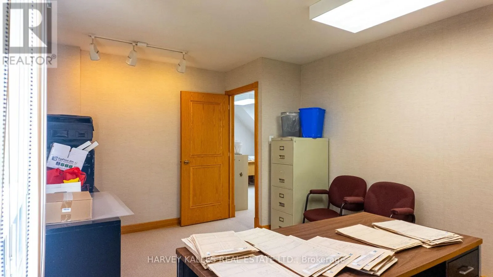 137 SHEPPARD AVENUE E