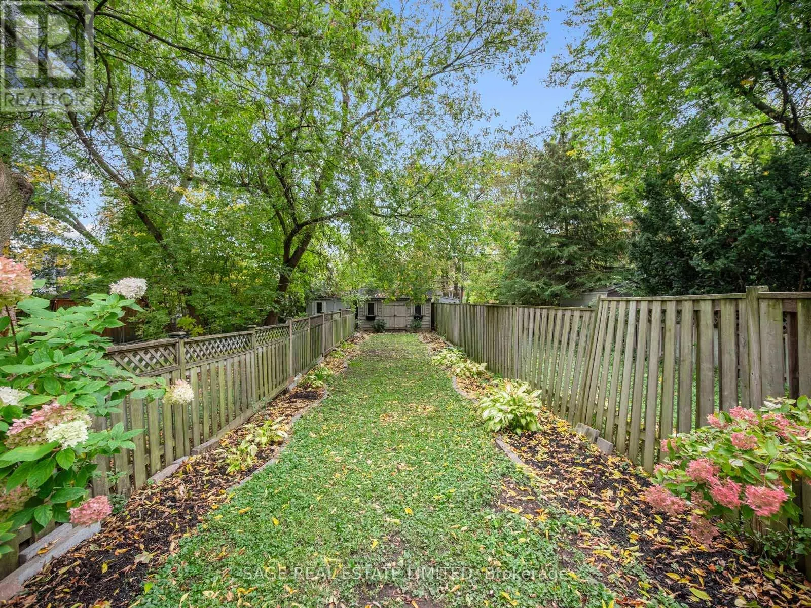 18A SHERWOOD AVENUE