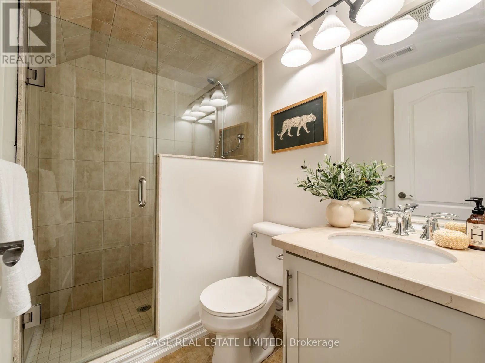 18A SHERWOOD AVENUE