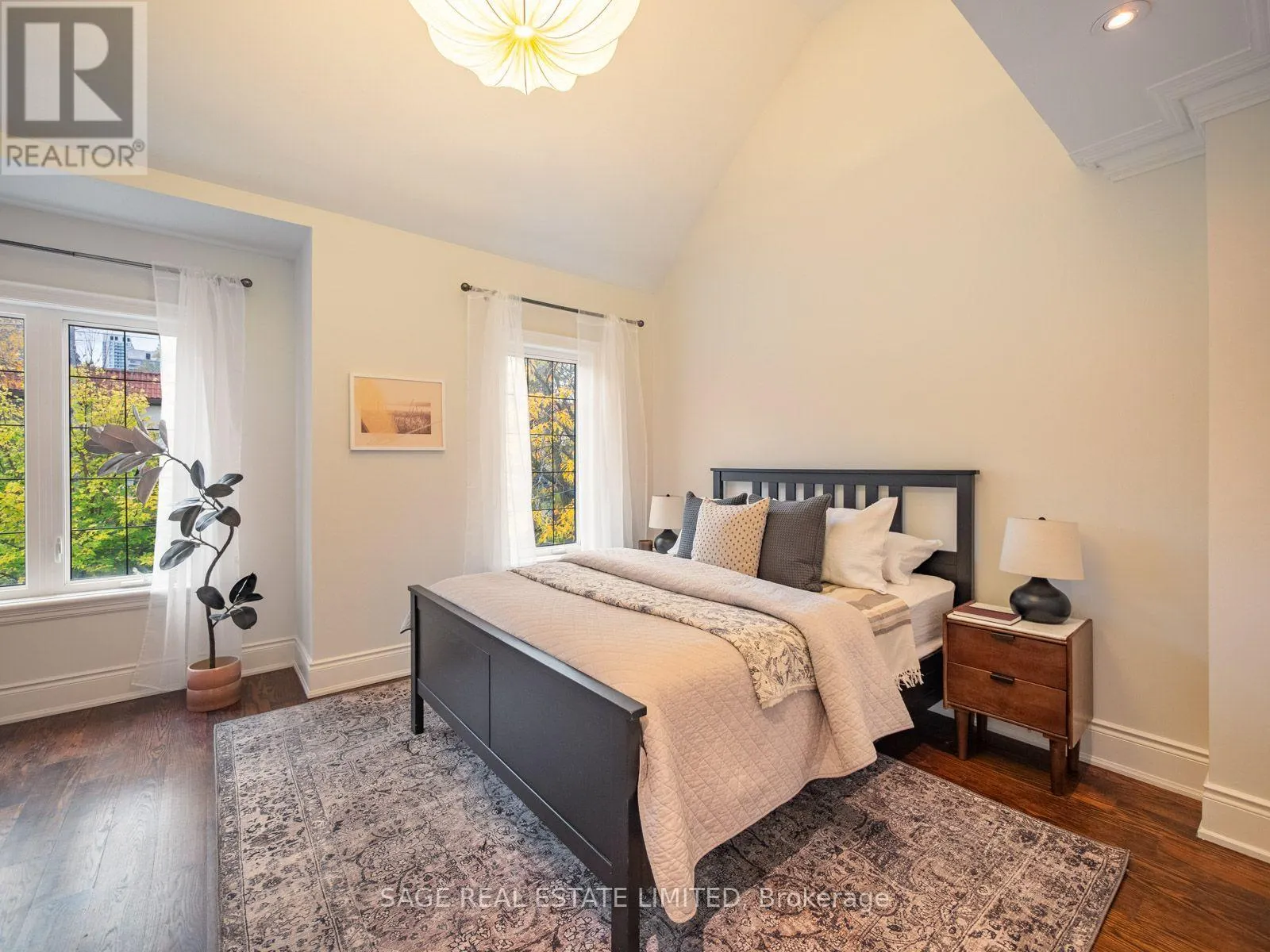 18A SHERWOOD AVENUE