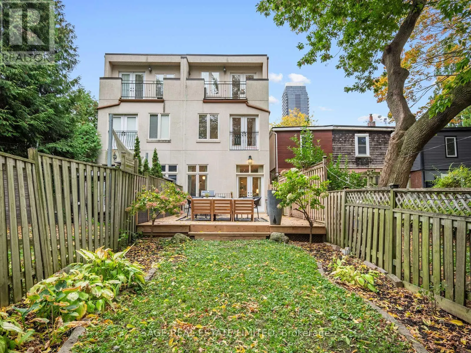 18A SHERWOOD AVENUE