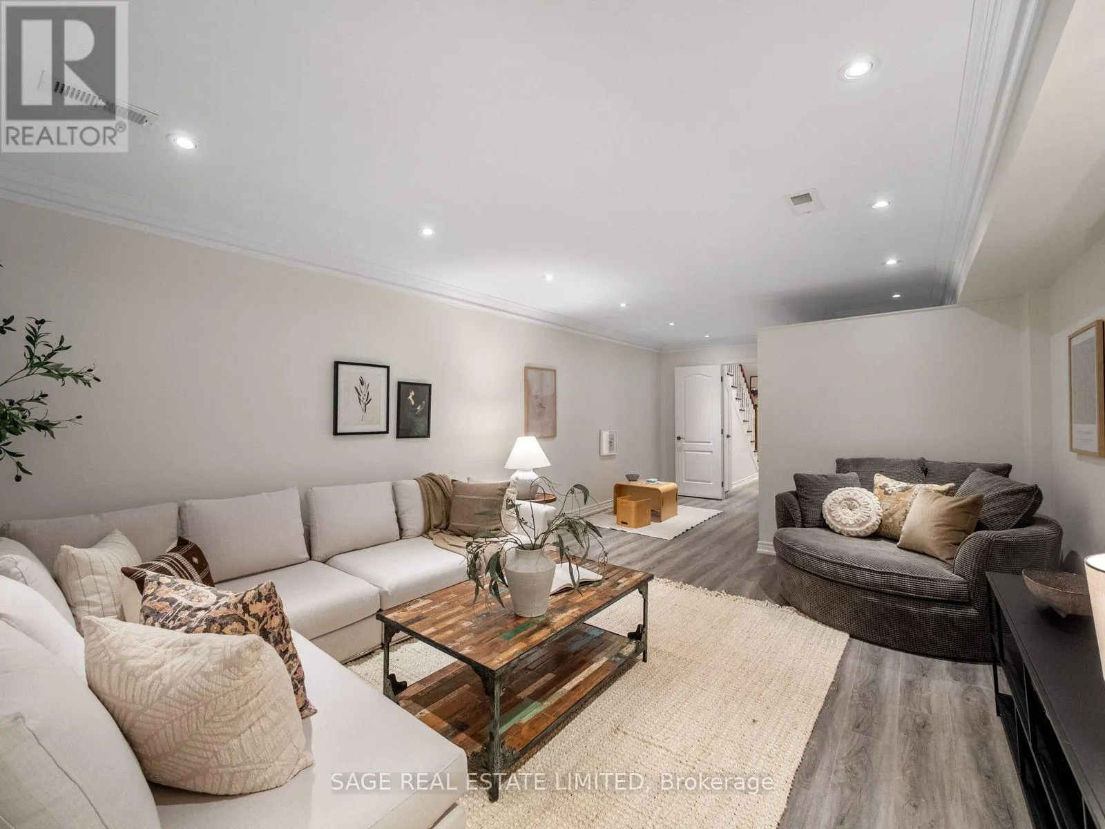 18A SHERWOOD AVENUE