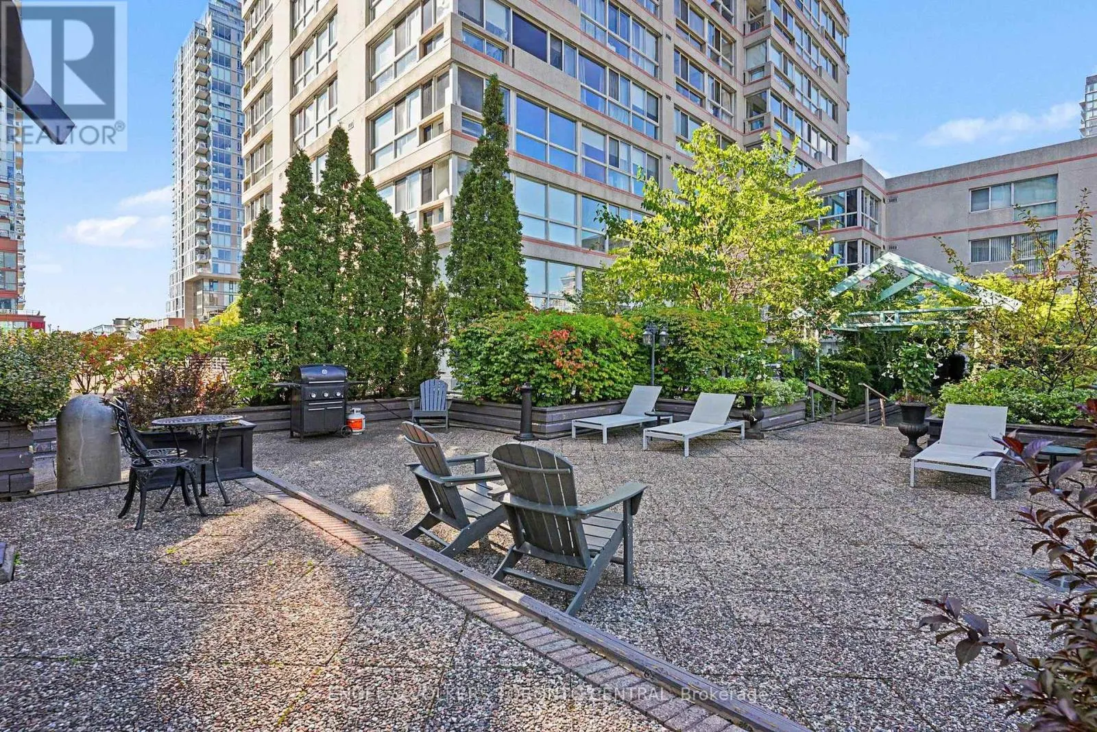 601 - 7 BROADWAY AVENUE