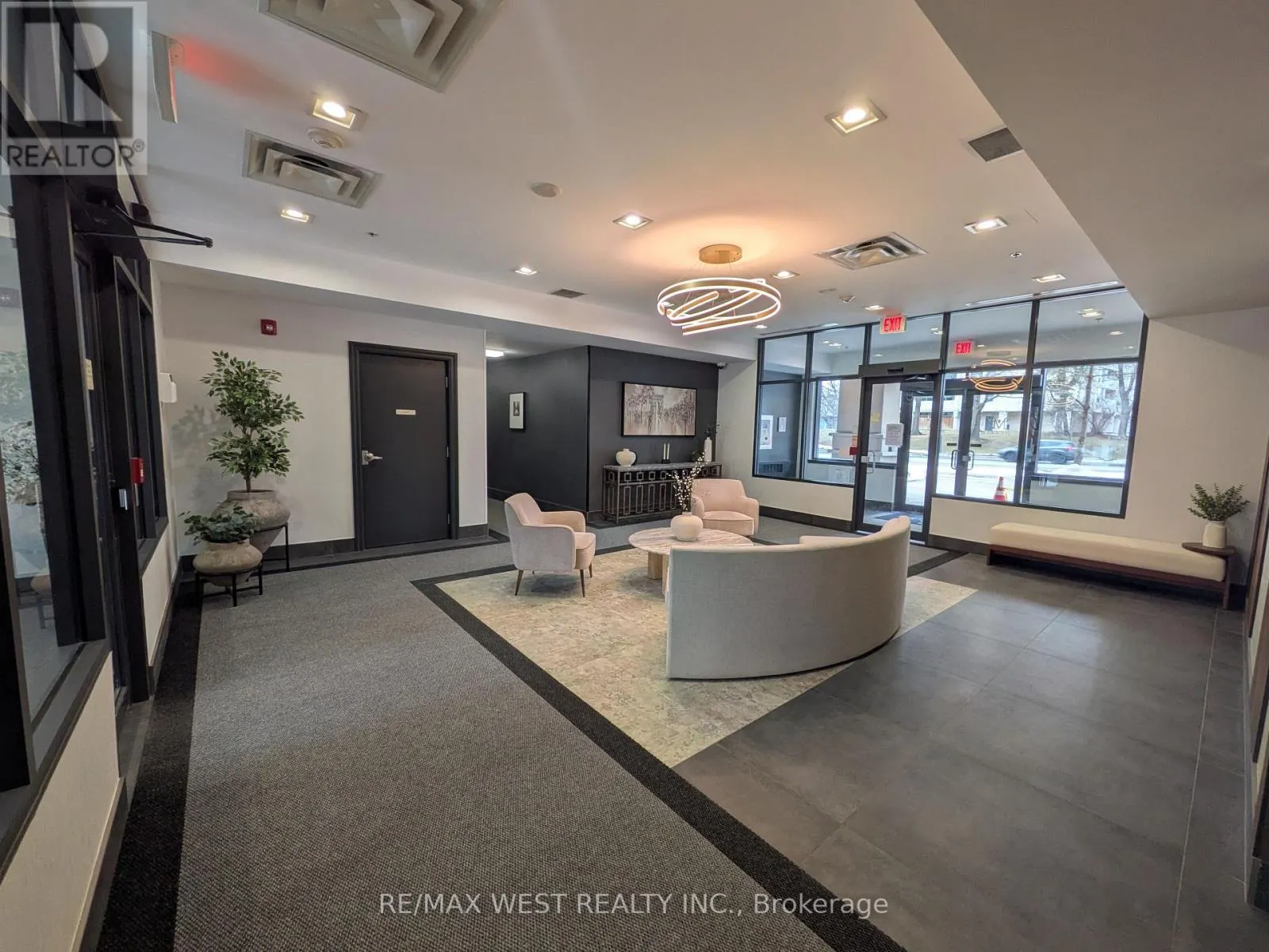522 - 27 REAN DRIVE