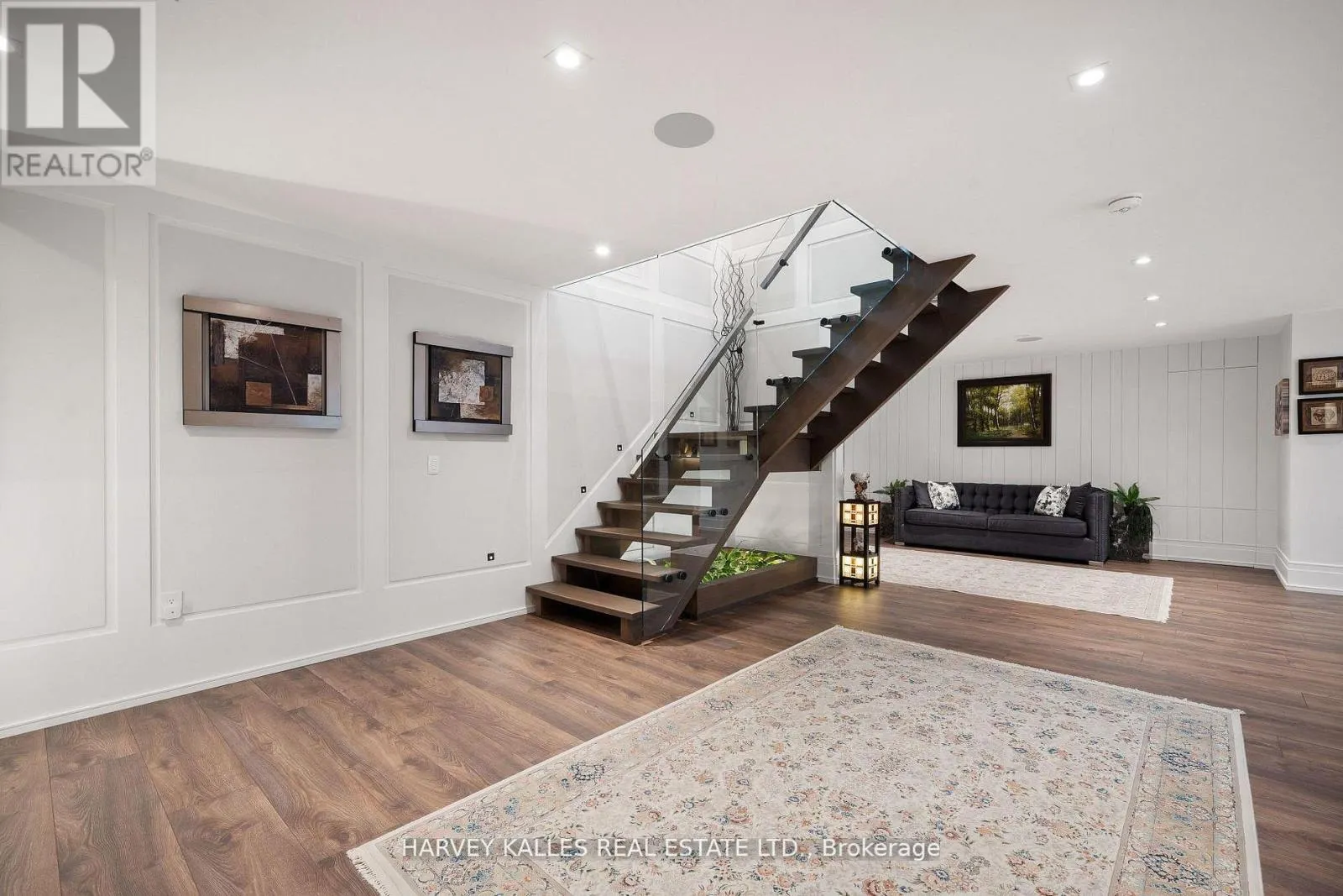 140 SANDRINGHAM DRIVE