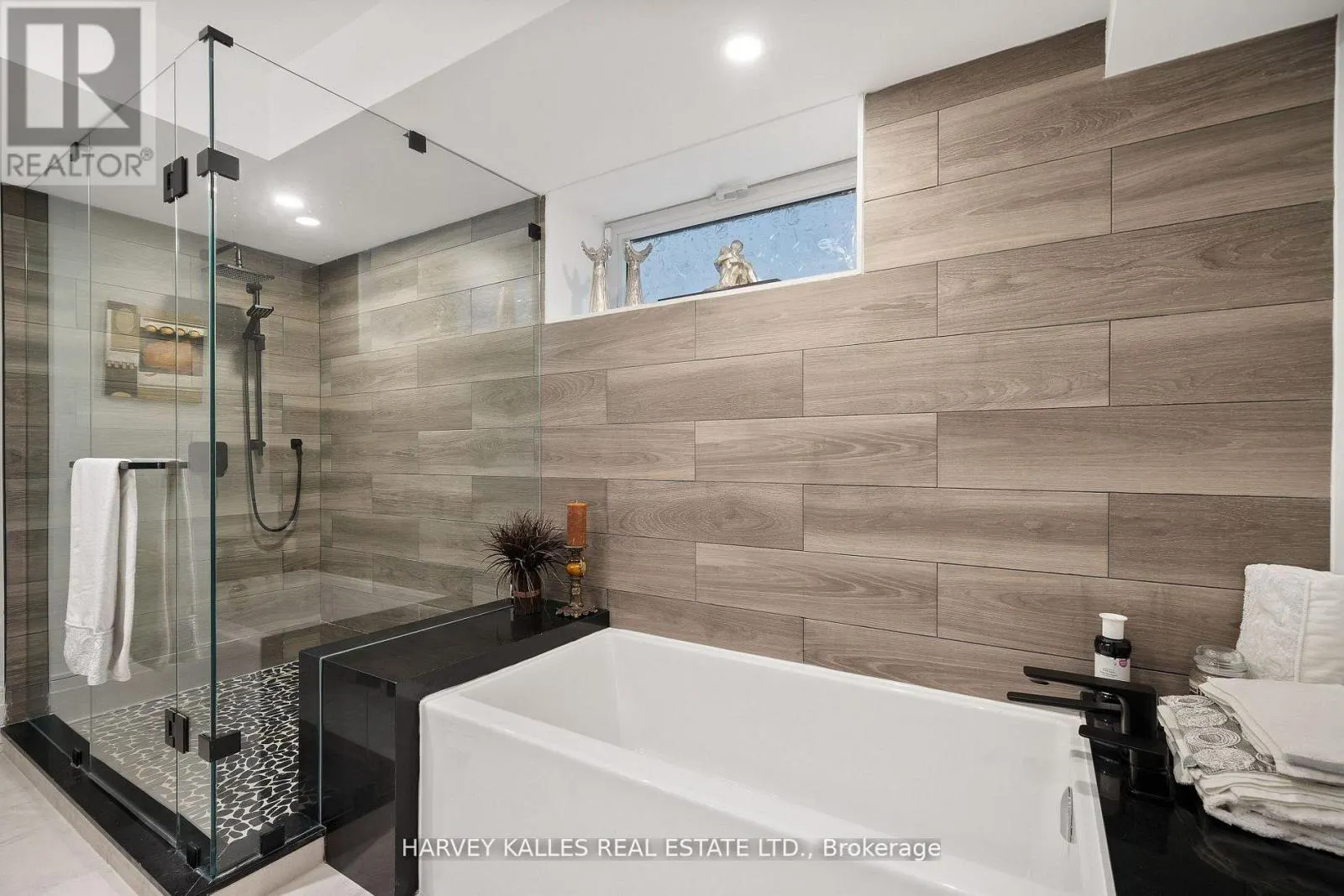 140 SANDRINGHAM DRIVE
