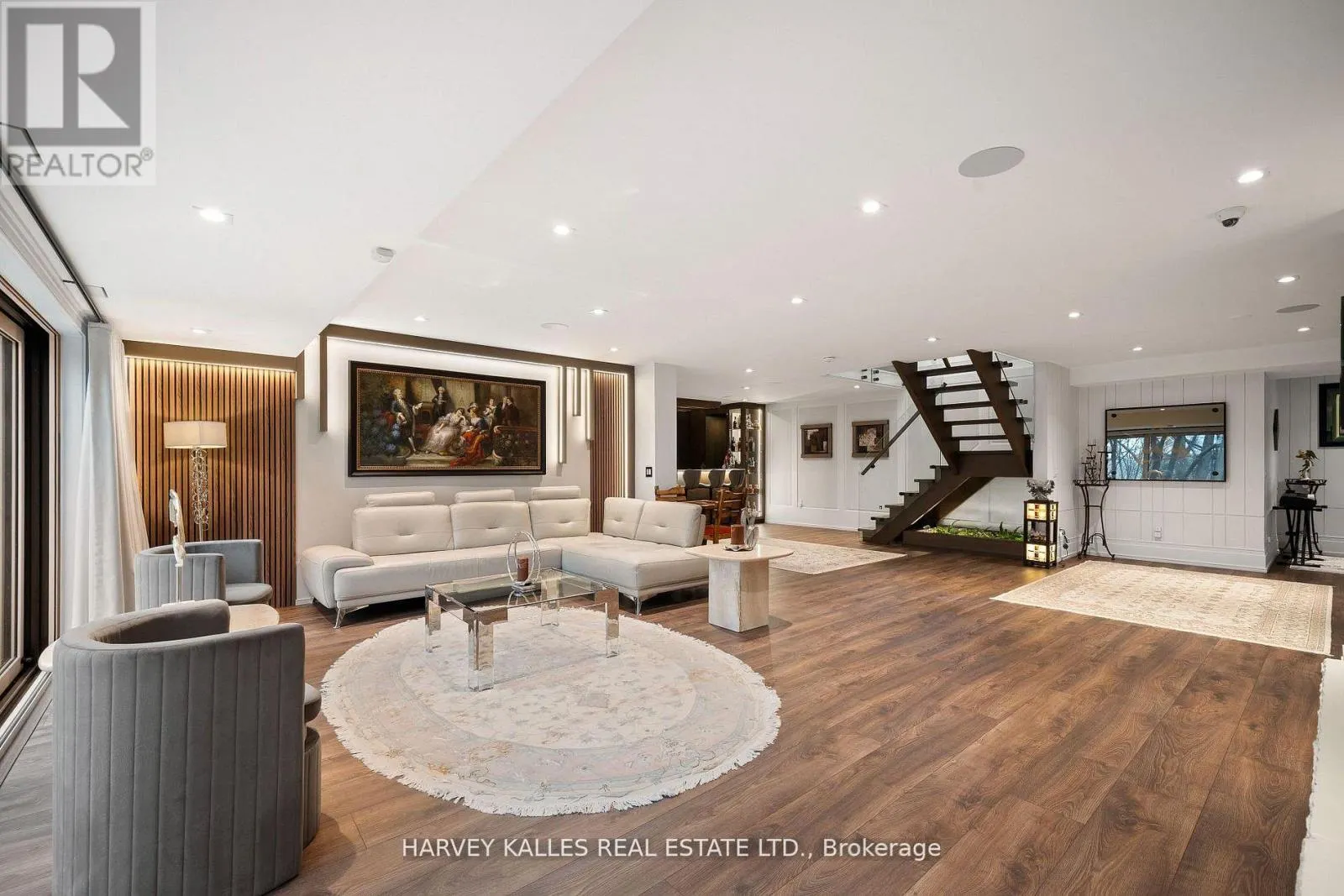 140 SANDRINGHAM DRIVE