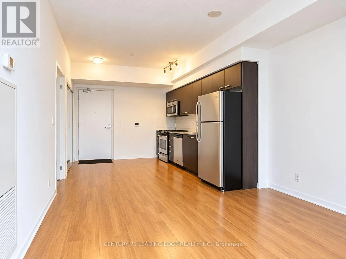1009 - 832 BAY STREET