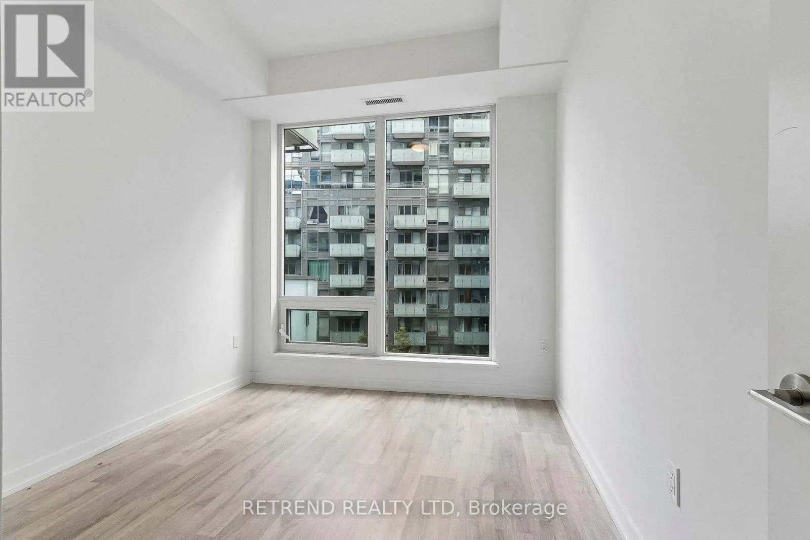 7 GOLDEN LION HEIGHTS