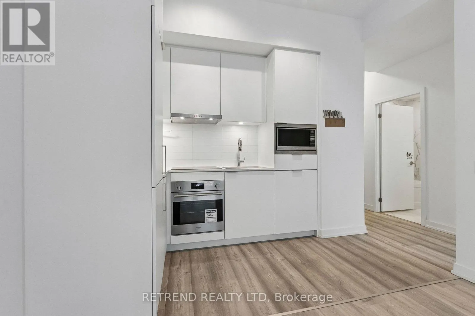 7 GOLDEN LION HEIGHTS