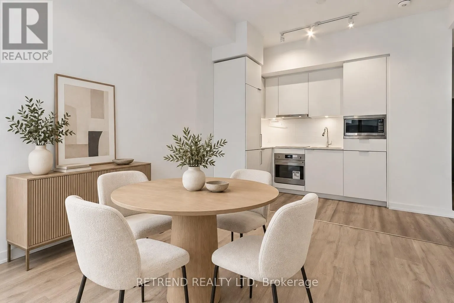 7 GOLDEN LION HEIGHTS