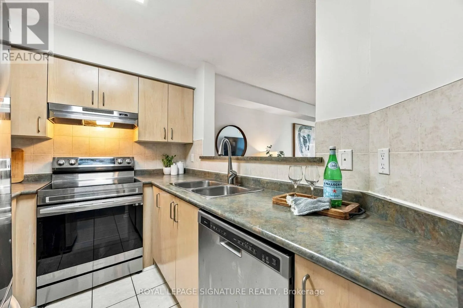 314 - 906 SHEPPARD AVENUE W