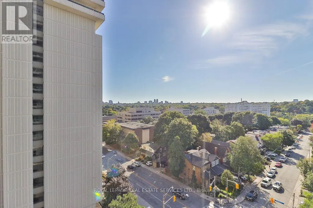 908 - 58 ORCHARD VIEW BOULEVARD