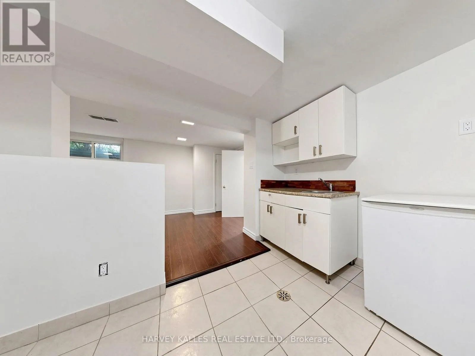 87 COMBE AVENUE