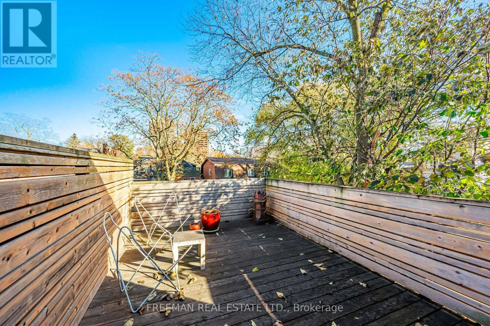 UPPER - 21 HOWLAND AVENUE
