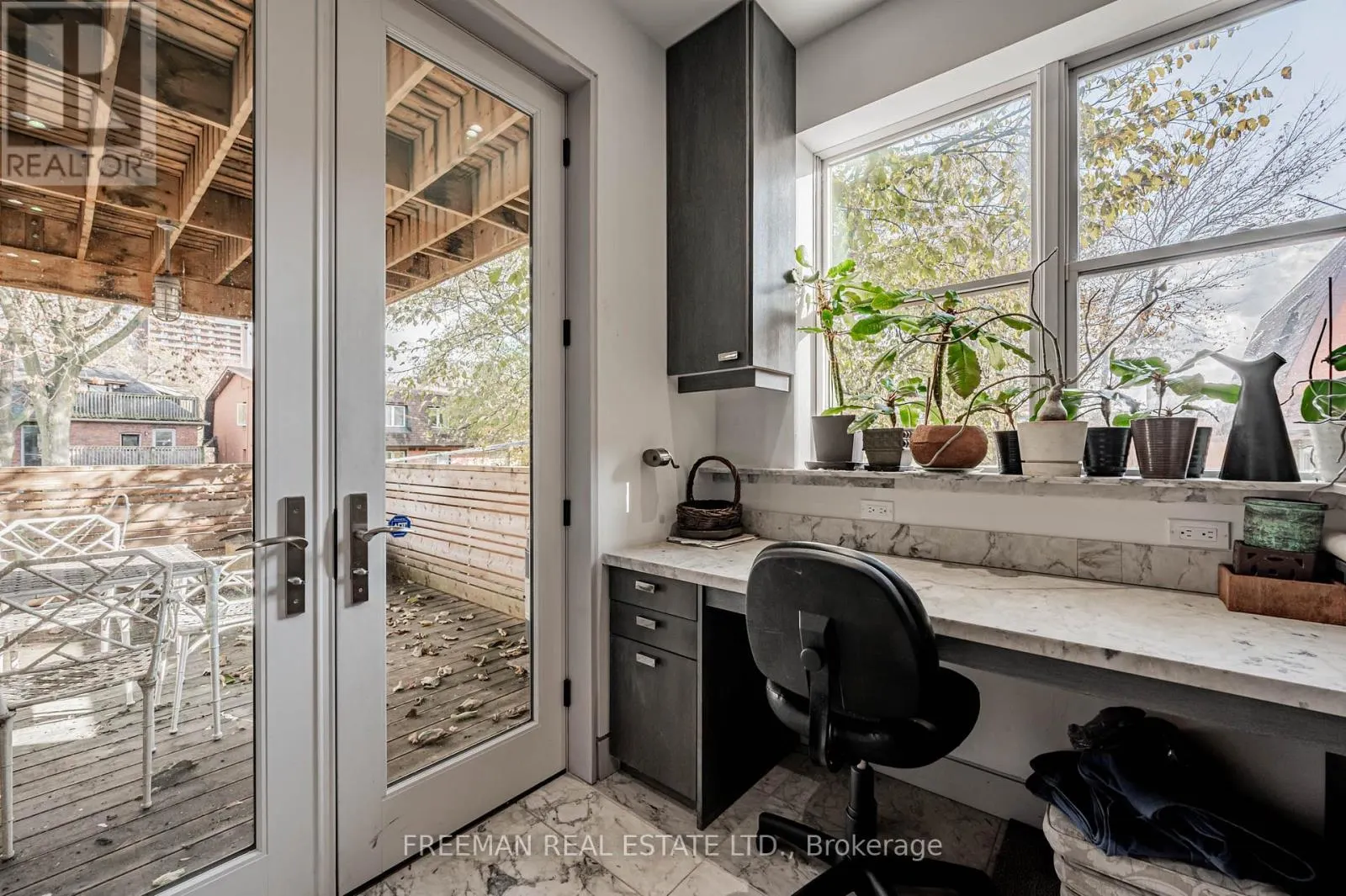 UPPER - 21 HOWLAND AVENUE