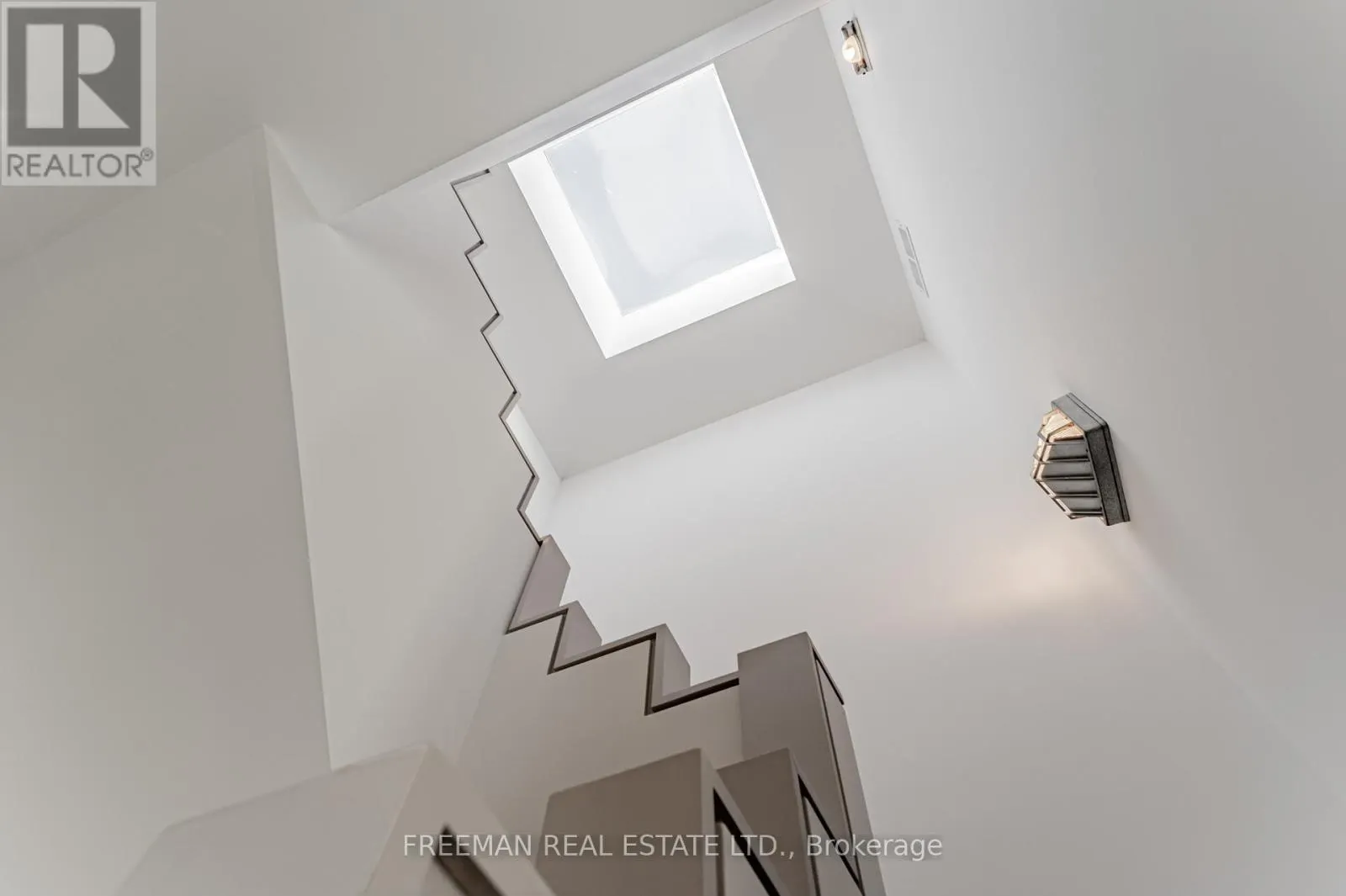 UPPER - 21 HOWLAND AVENUE