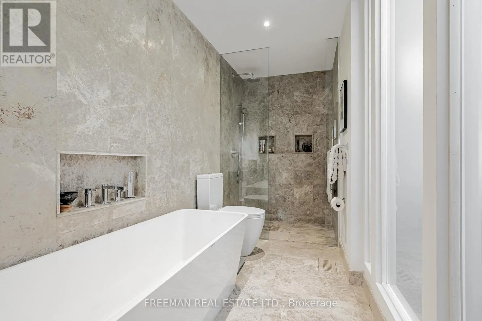 UPPER - 21 HOWLAND AVENUE