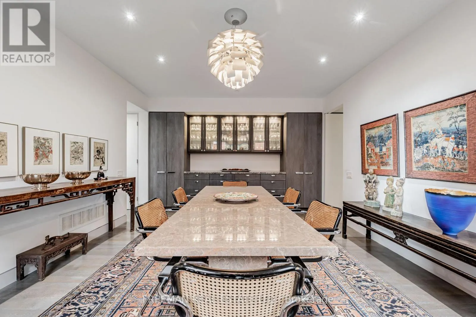 UPPER - 21 HOWLAND AVENUE