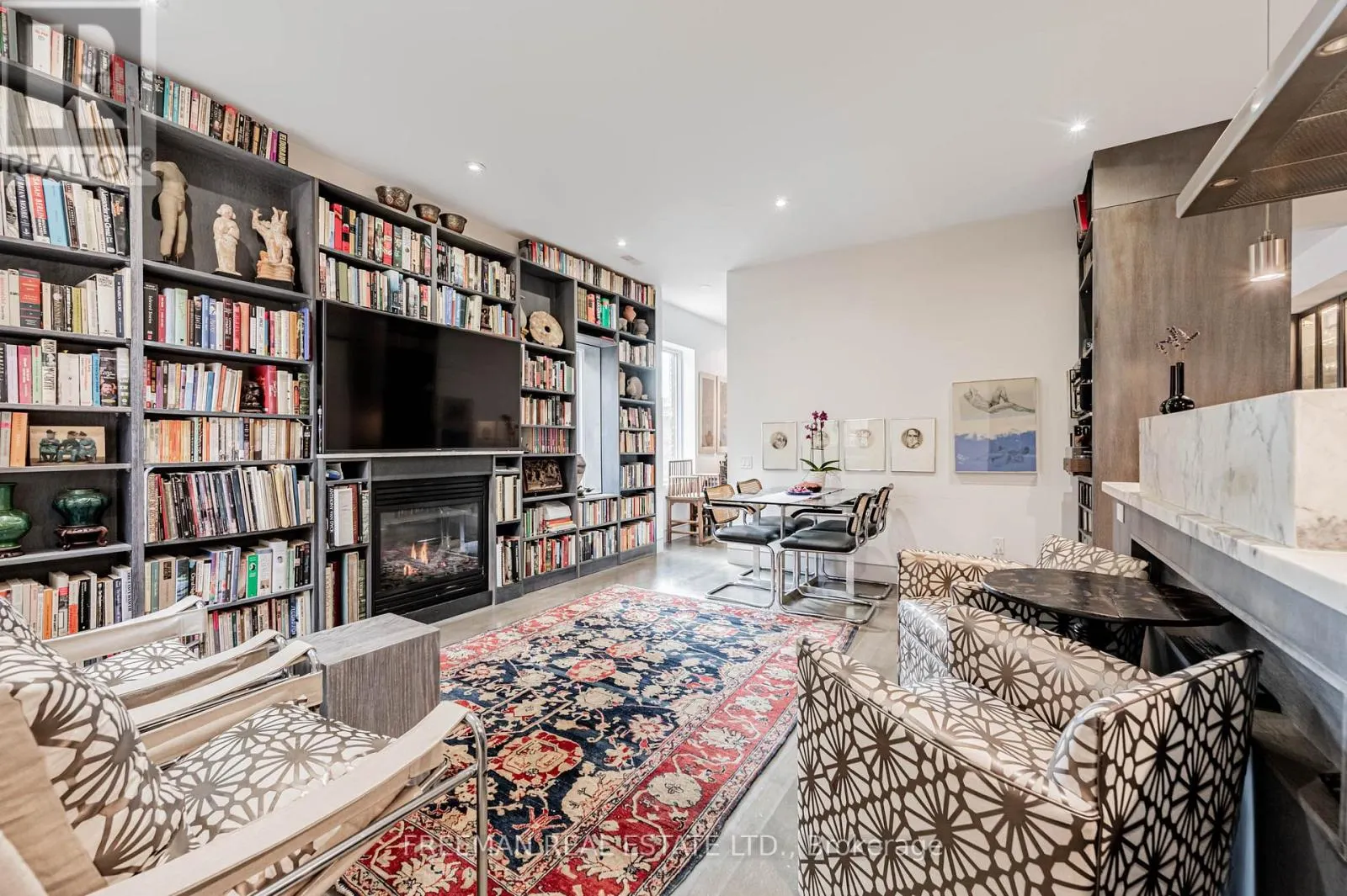 UPPER - 21 HOWLAND AVENUE