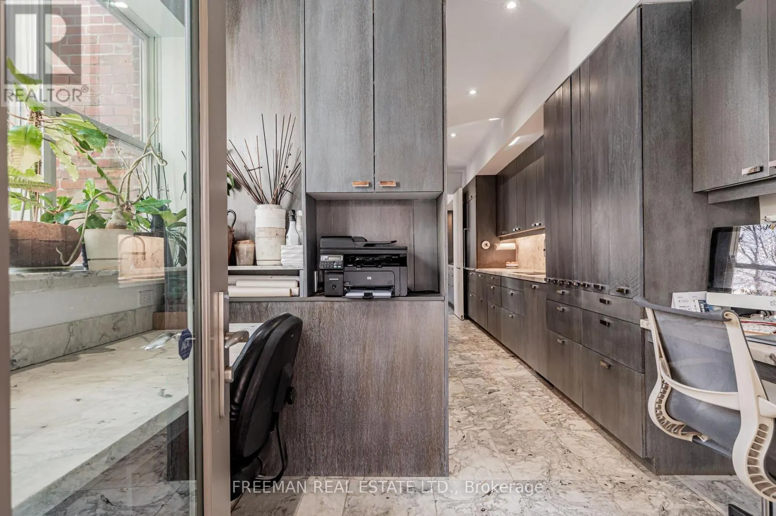 UPPER - 21 HOWLAND AVENUE