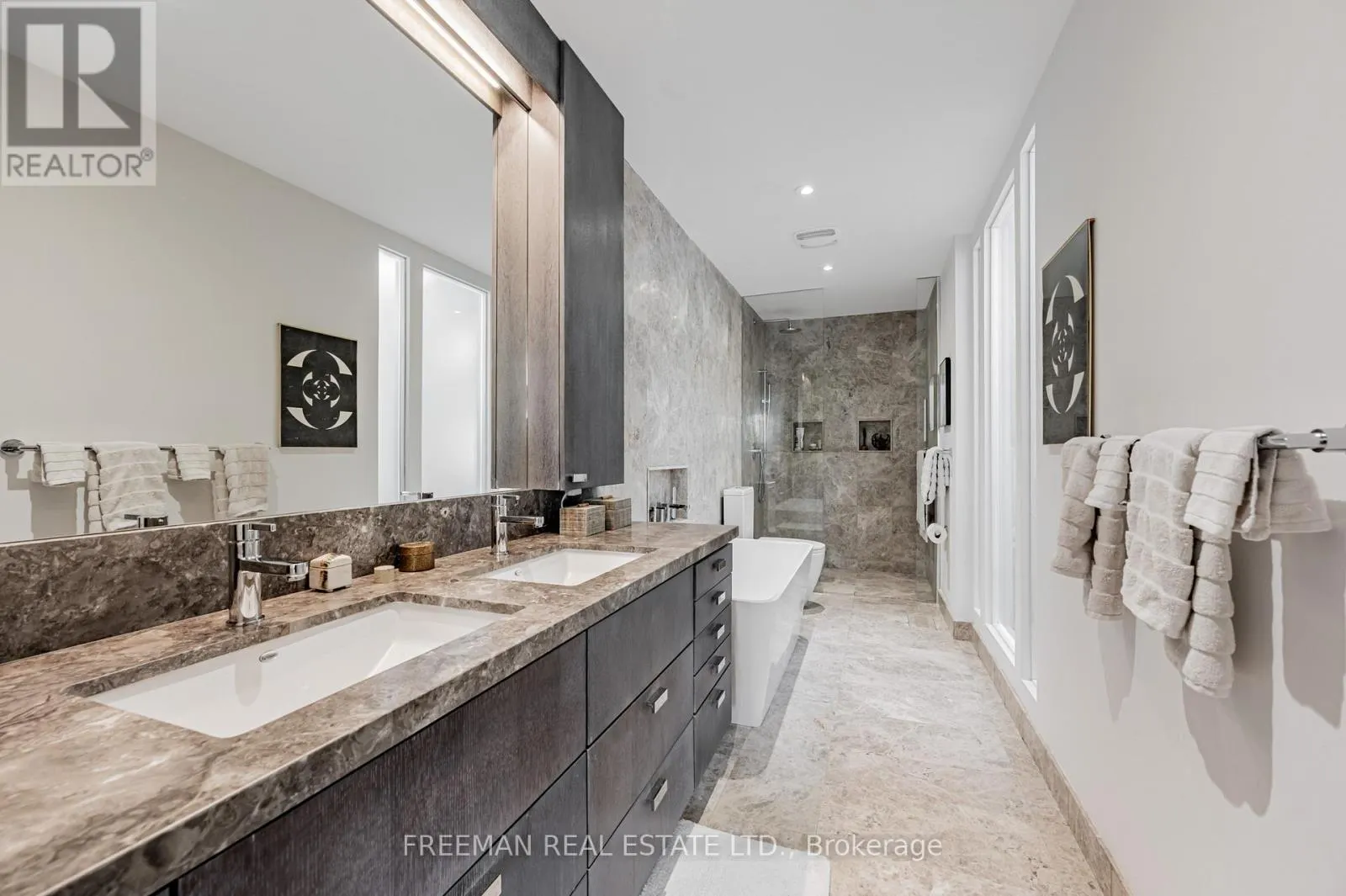 UPPER - 21 HOWLAND AVENUE