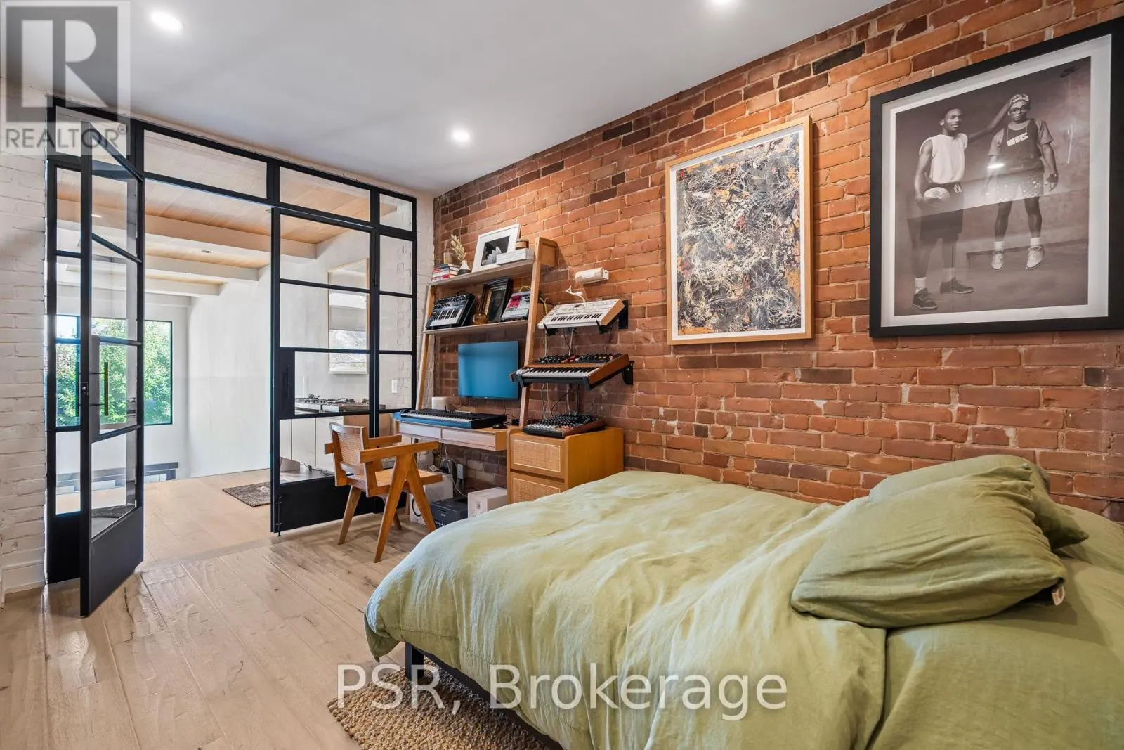 53 PALMERSTON AVENUE