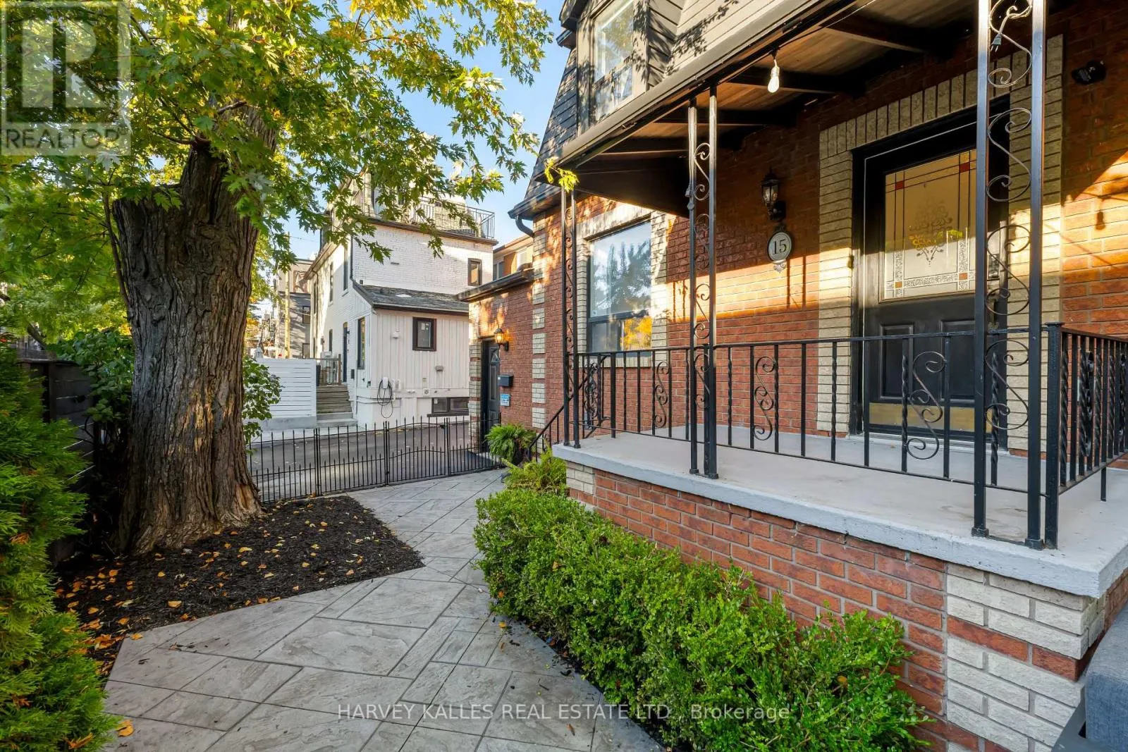15 MARKHAM STREET
