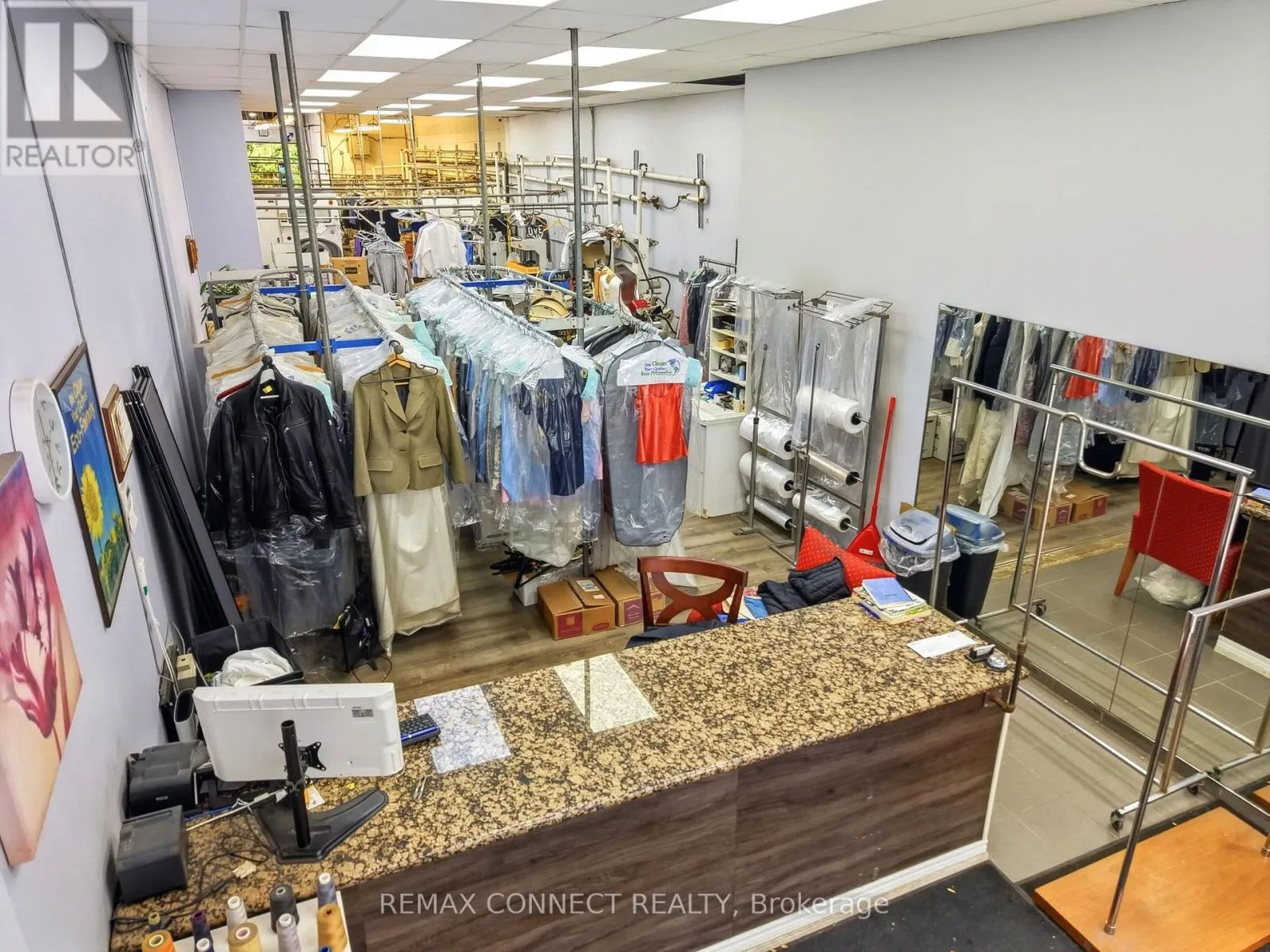 544 QUEEN STREET W