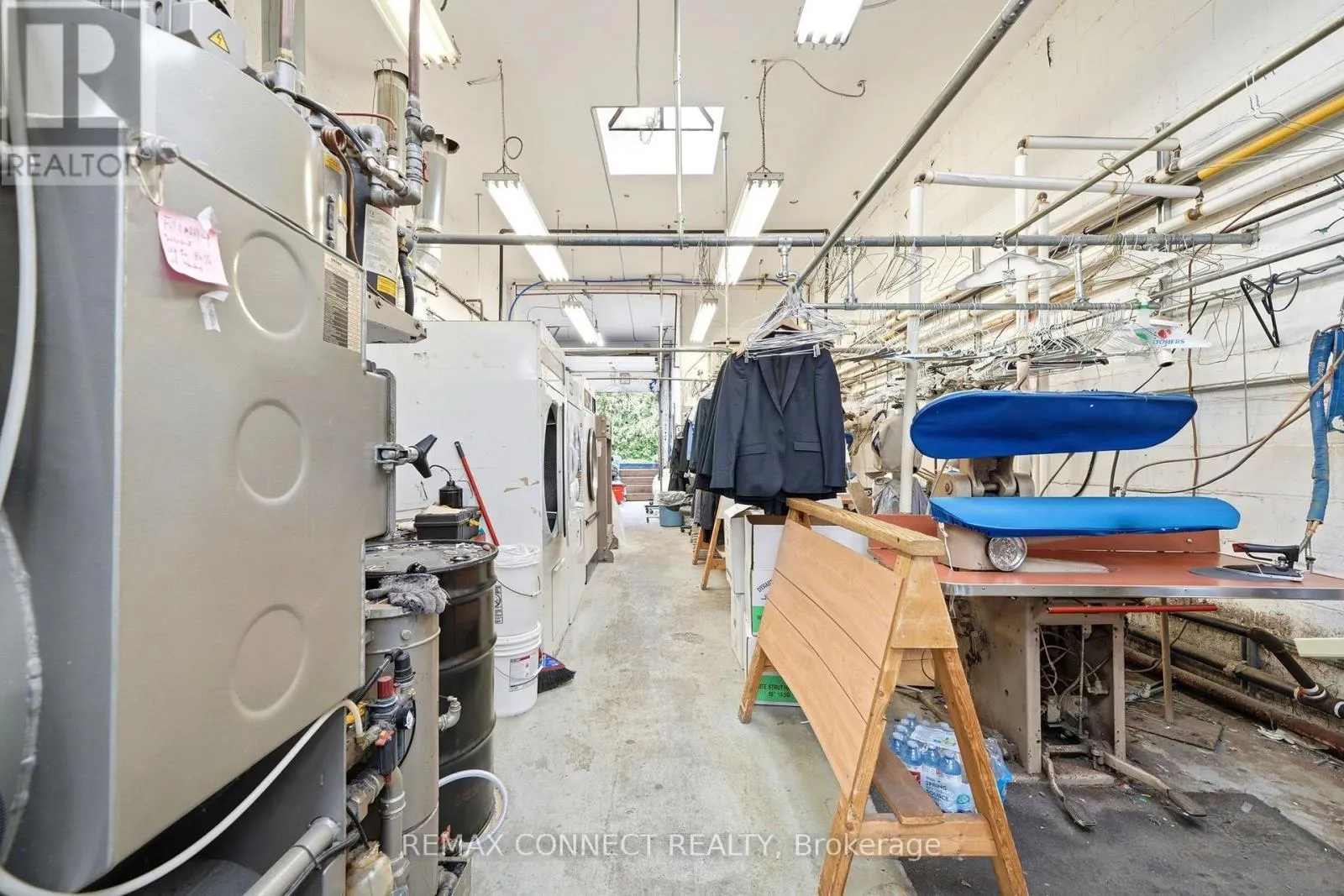 544 QUEEN STREET W