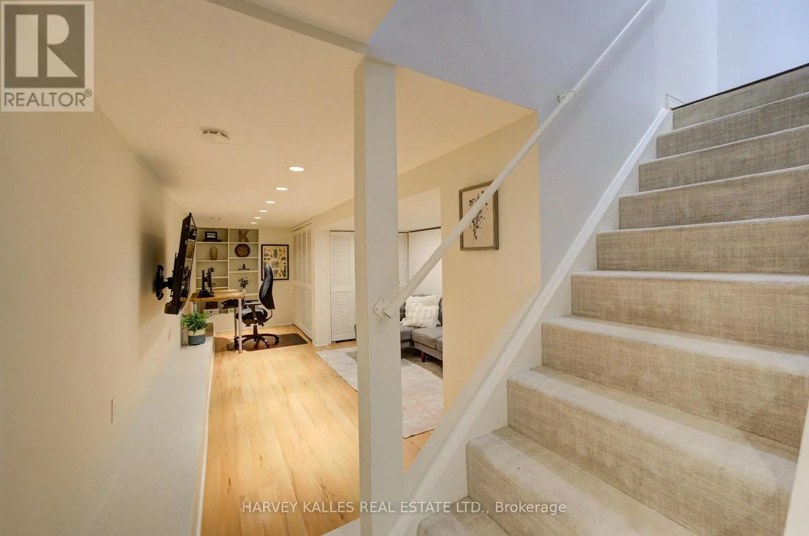 34 KENWOOD AVENUE