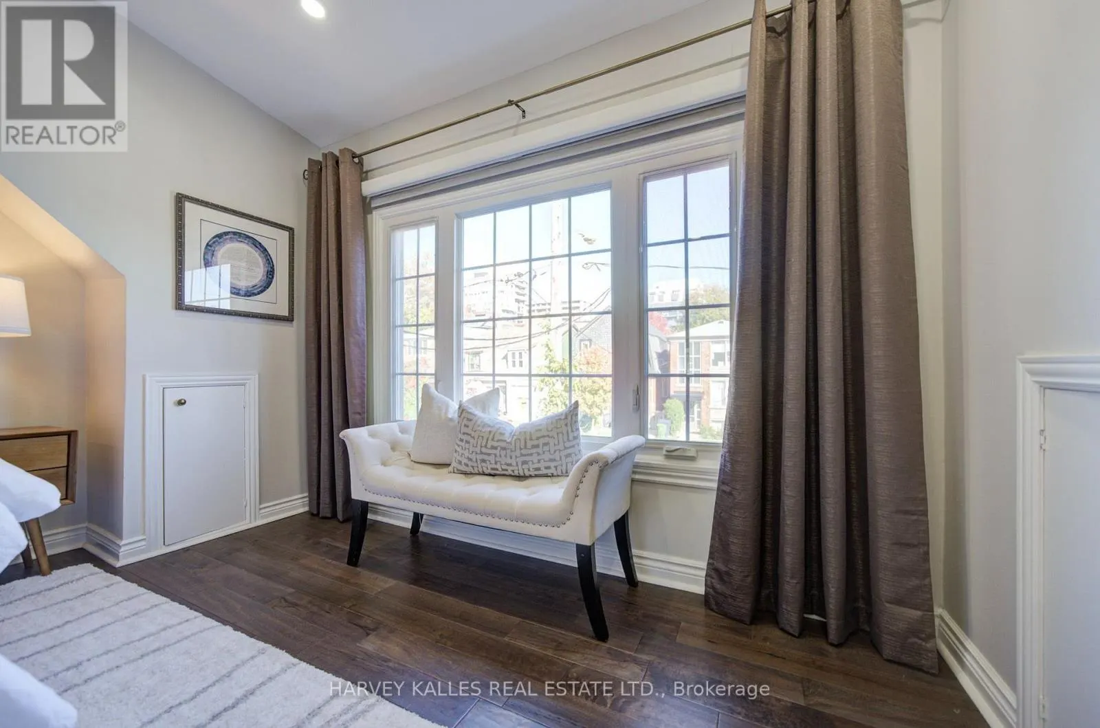 34 KENWOOD AVENUE
