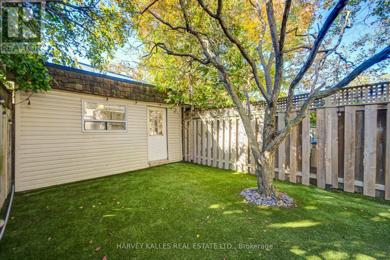 34 KENWOOD AVENUE
