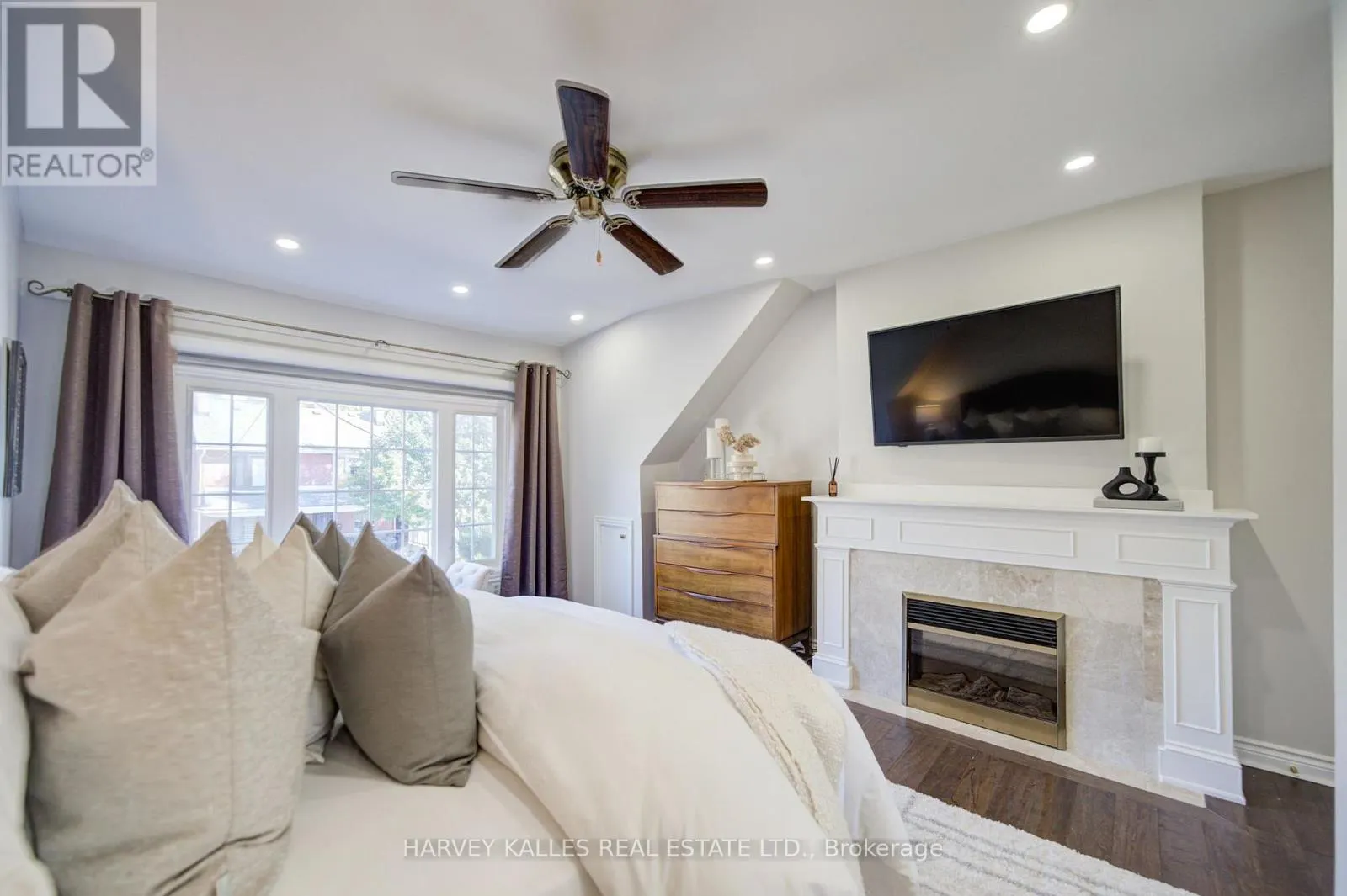 34 KENWOOD AVENUE