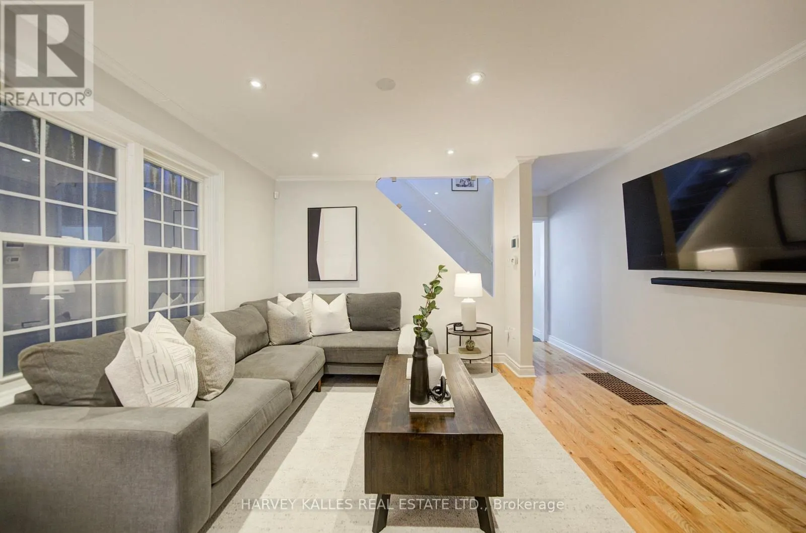 34 KENWOOD AVENUE